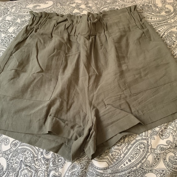 3 SHEIN shorts 🩳  for $20dlls - Picture 3 of 5